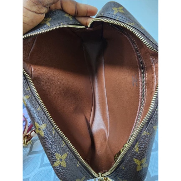 Authentic Louis Vuitton Monogram Canvas Trocadero 27 Bag - Picture 5 of 13